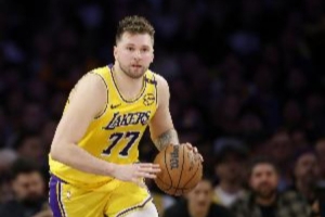 名记：5月佩林卡+雷迪克与东契奇会面阐述了建队计划 詹姆斯没在