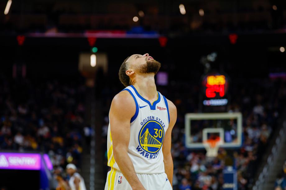 AE真人官方网站-库里31+5巴特勒30分 沃克24分勇士不敌老鹰