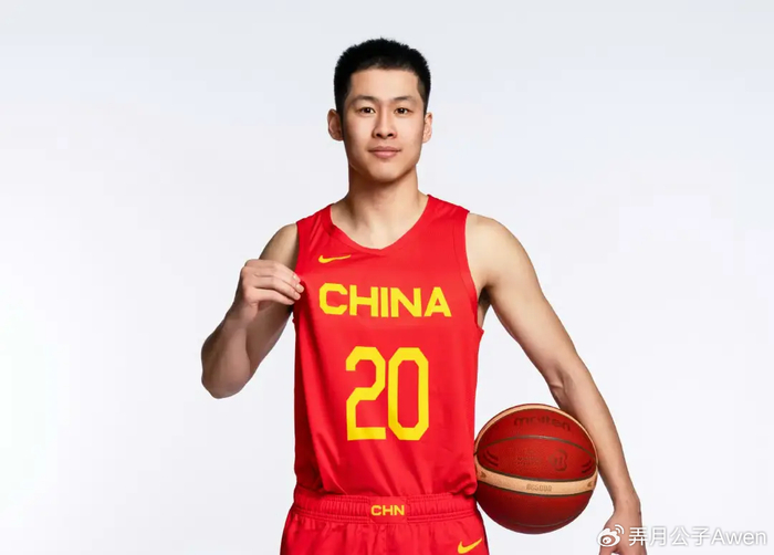 AE真人视讯-都怪张镇麟？昔日国手+全明星转会后坐穿冷板凳，场均1.6分1.4板|崔晓龙|上海男篮|上海|篮板|偰李永炜_新浪体育_新浪新闻